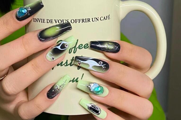 Y2k千禧辣妹長款美甲，南寧美甲網(wǎng)紅造型培訓(xùn)