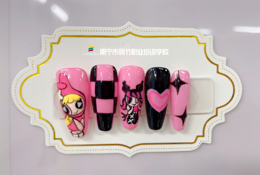 美甲的甲面不亮怎么辦？廣西美甲學(xué)習(xí)中心