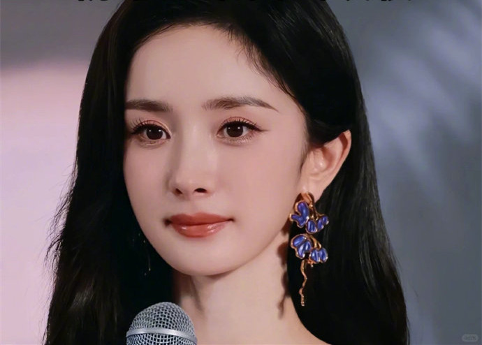 楊冪溫柔仙氣眼部妝容，南寧明星化妝學(xué)校分享