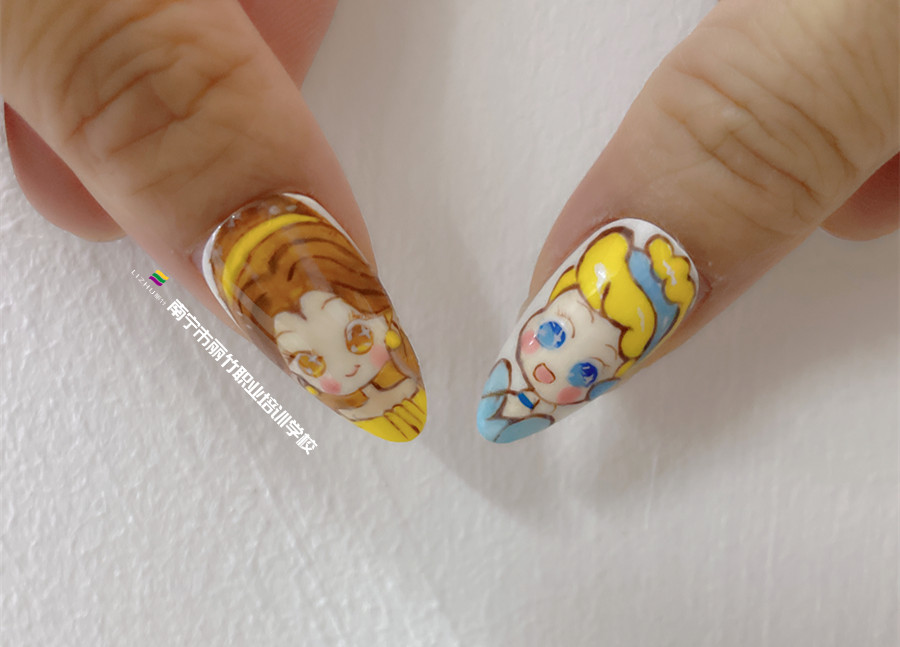 手繪卡通美甲，南寧美甲職業(yè)教育作品