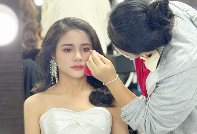 泰式新娘造型，南寧新娘跟妝培訓(xùn)作品