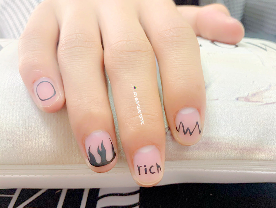 廣西美甲基礎(chǔ)教學(xué)：短甲美甲如何包邊？