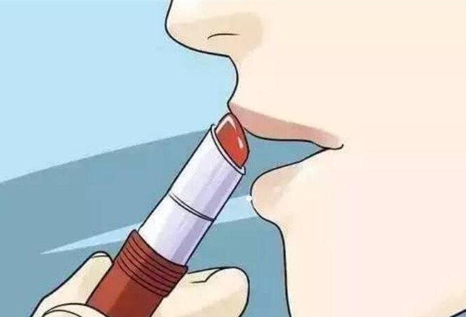 嘴唇干裂起皮的原因，南寧美容護(hù)膚養(yǎng)顏教程