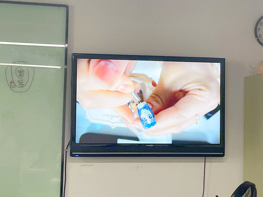 美少女戰(zhàn)士卡通美甲，廣西美甲專業(yè)作品