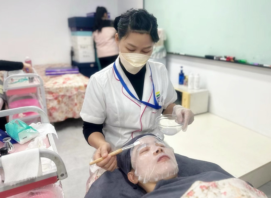 日?；A面部護理手法，廣西皮膚管理培訓