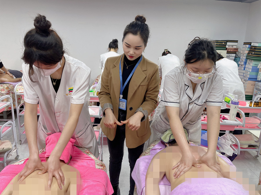 冬季背部按摩的好處，南寧美容美體專業(yè)分享