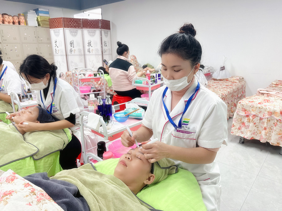 ?學(xué)美容心得體會(huì)：選擇麗竹，把握成功