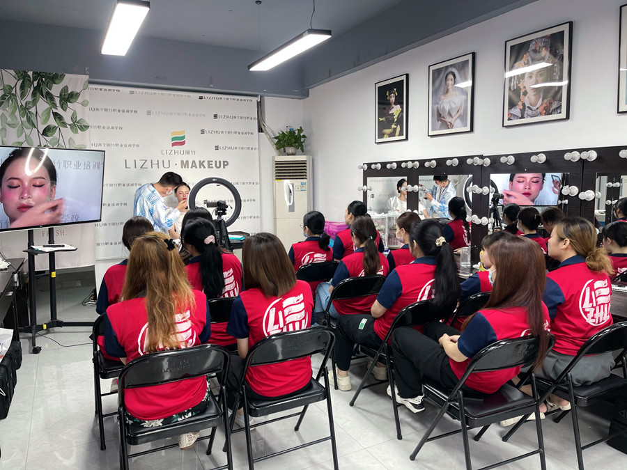 化妝如何省錢的方法，南寧化妝職業(yè)培訓(xùn)