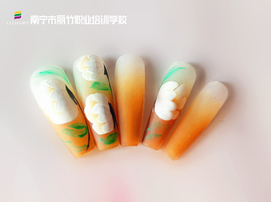 春日彩繪美甲，南寧美甲短期培訓(xùn)作品