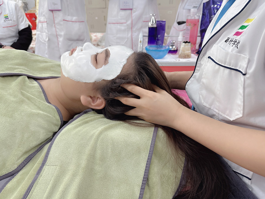 中藥面膜的好處，南寧美容護(hù)膚養(yǎng)顏培訓(xùn)