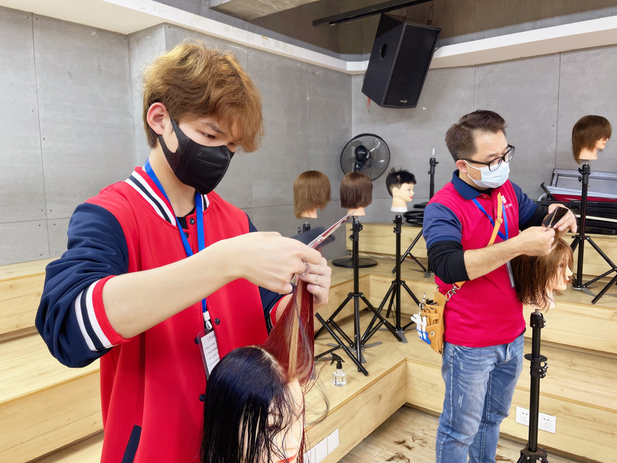 美發(fā)新手必懂的理發(fā)技巧，零基礎(chǔ)學(xué)理發(fā)教學(xué)