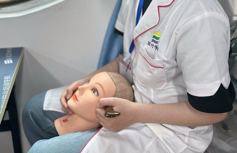 眼部刮(sha)痧后續(xù)護(hù)理，零基礎(chǔ)美容培訓(xùn)