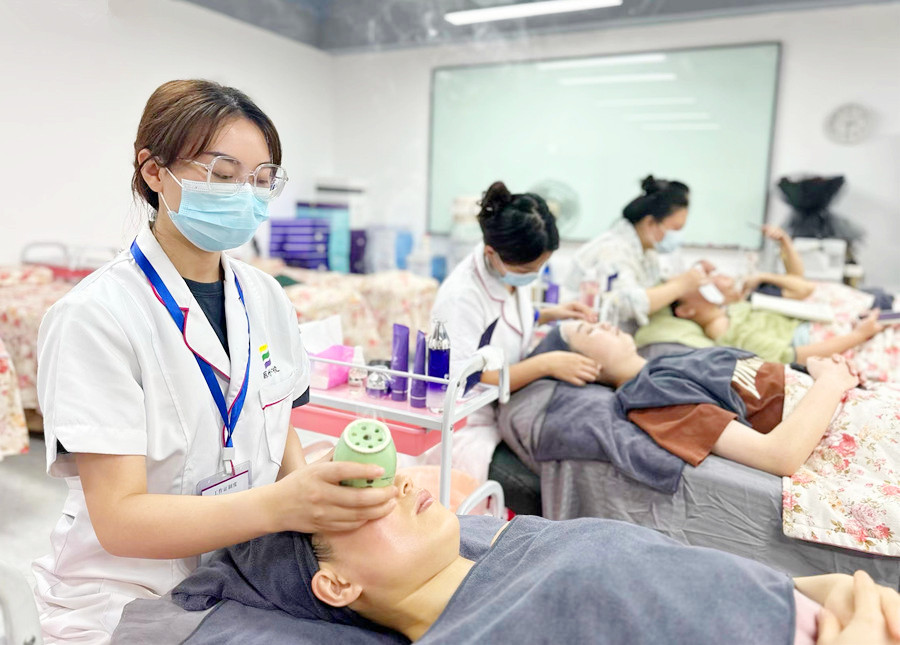 艾灸眼部的步驟，南寧美容健康管理