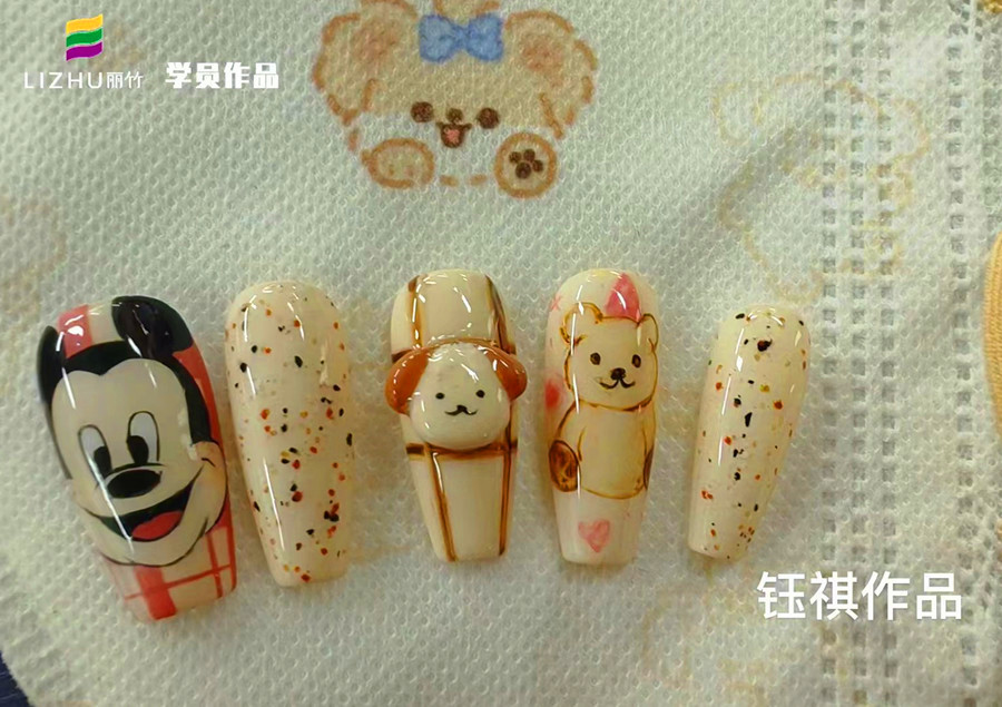 卡通立體浮雕&手工蝴蝶結(jié)美甲，南寧美甲造型進(jìn)修作品