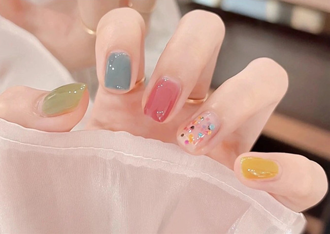 夏日多巴胺美甲，廣西美甲網(wǎng)紅造型培訓分享