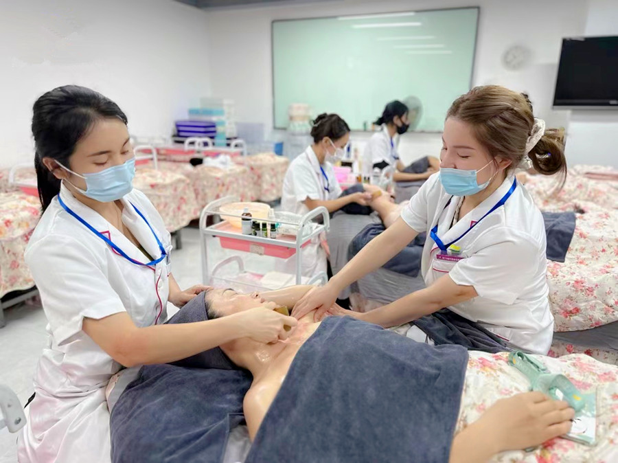 你適合做肩頸刮（sha）痧嗎？零基礎(chǔ)美容教學