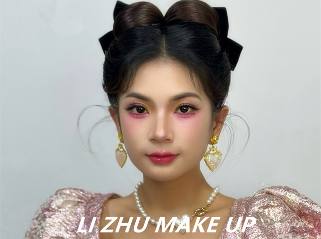 在逃公主造型，告訴南寧專業(yè)彩妝去哪學(xué)南寧專業(yè)彩妝去哪學(xué)？