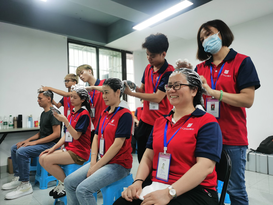 中式洗頭的過程 | 廣西學(xué)洗頭去哪里？