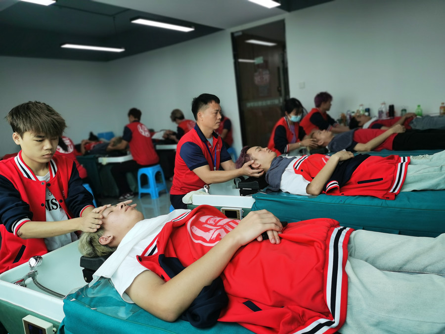 天天洗頭還是很油的原因，廣西學(xué)洗護洗頭