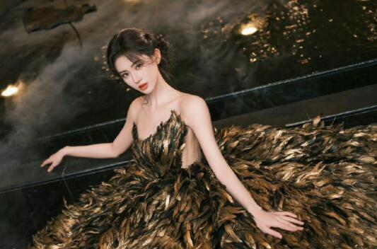 鞠婧祎金羽妝教程，南寧化妝仿妝培訓(xùn)