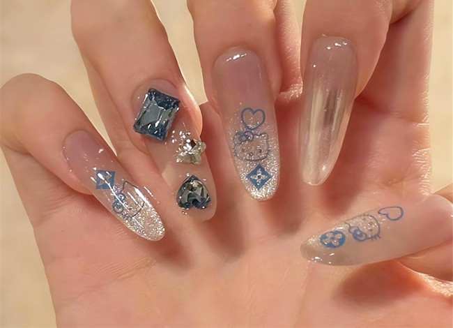 顯白藍色美甲，廣西美甲暑期速成班收集分享