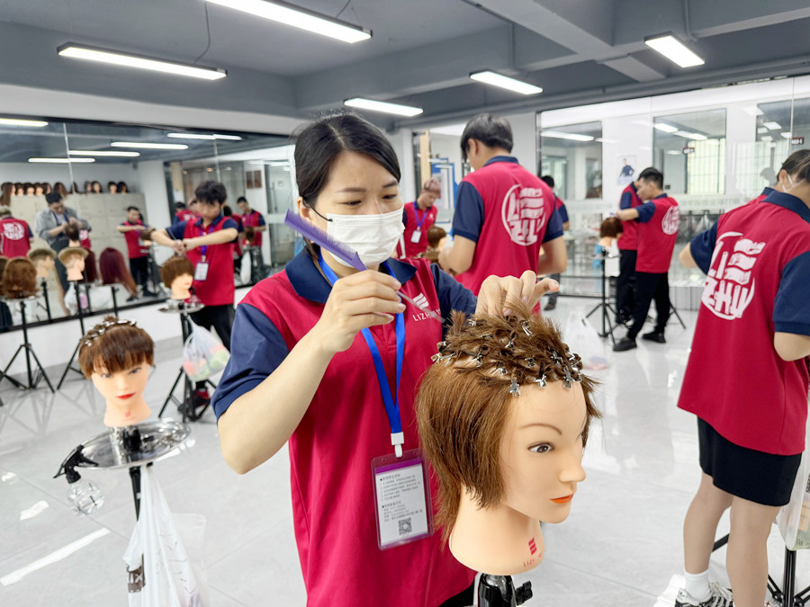 什么叫鋼夾燙？南寧學(xué)燙發(fā)哪家比較好？