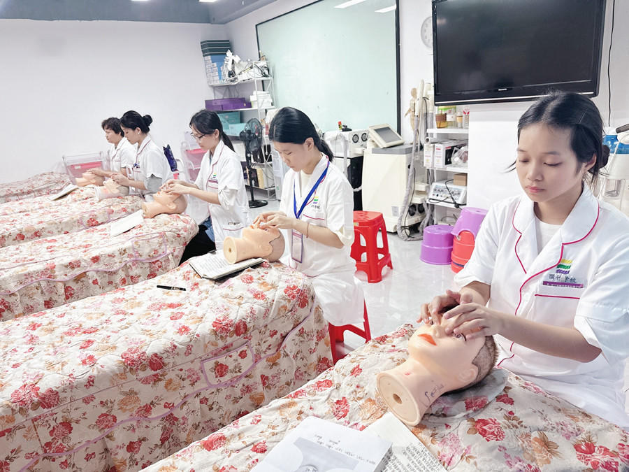 南寧培訓(xùn)美容師課程，從認(rèn)識面部開始
