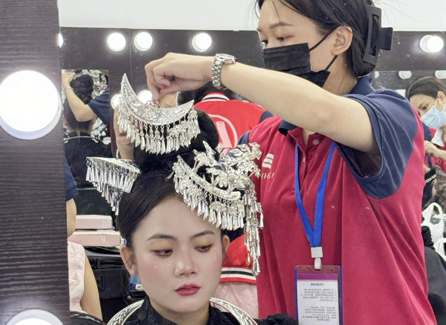 民族風(fēng)旅拍寫真，廣西彩妝訓(xùn)練作品