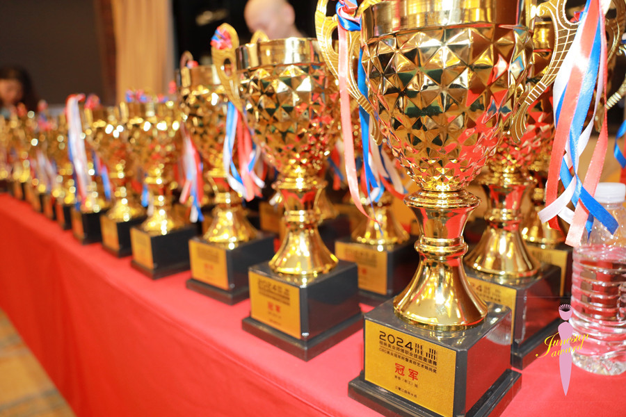 喜報！祝賀麗竹學校在桂林第三屆美業(yè)技能邀請賽榮耀加身