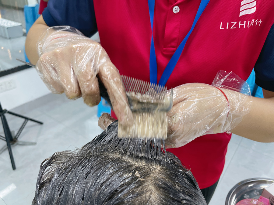 泡沫染發(fā)劑的使用技巧，廣西燙染培訓(xùn)學(xué)校分享