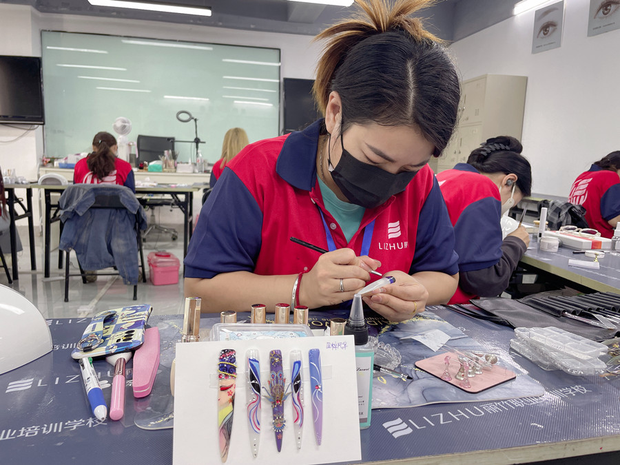 飾品彩繪美甲，南寧美甲進(jìn)修提升作品