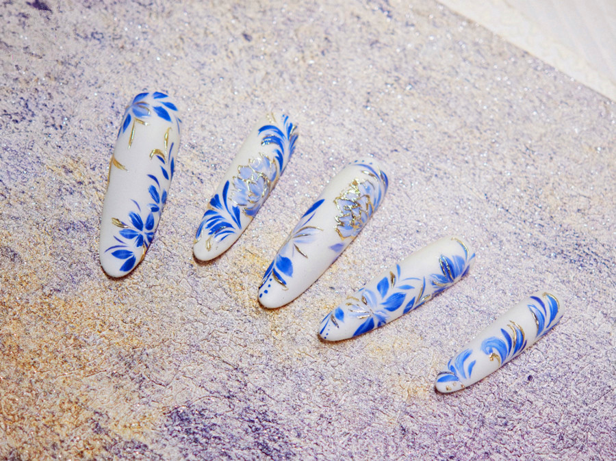 青花瓷美甲，美甲款式小紅書