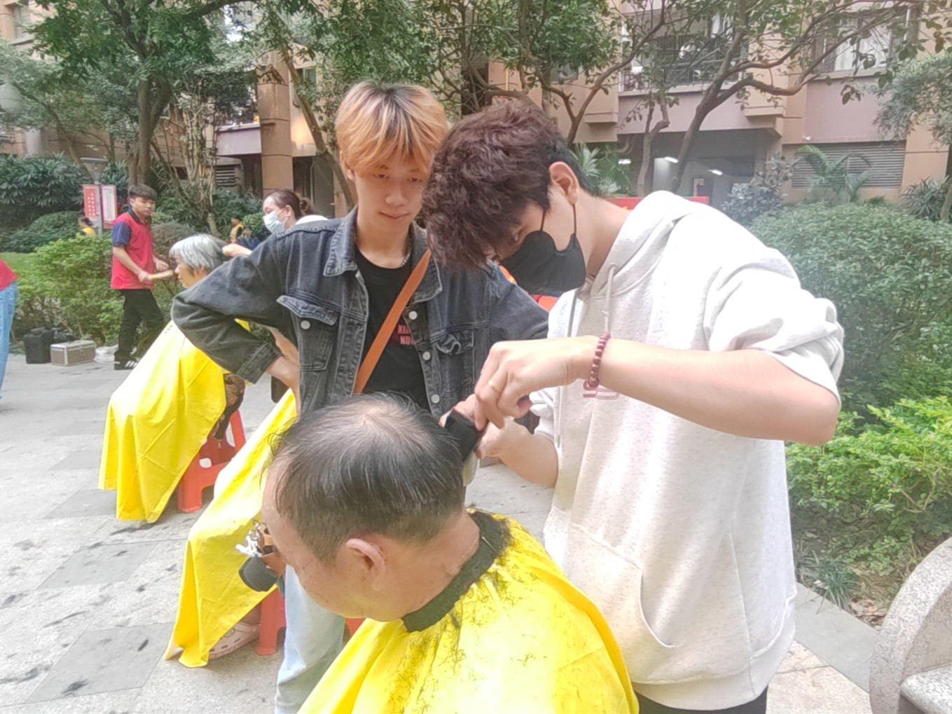 南寧社區(qū)理發(fā)免費(fèi) | 南寧社區(qū)美發(fā)公益