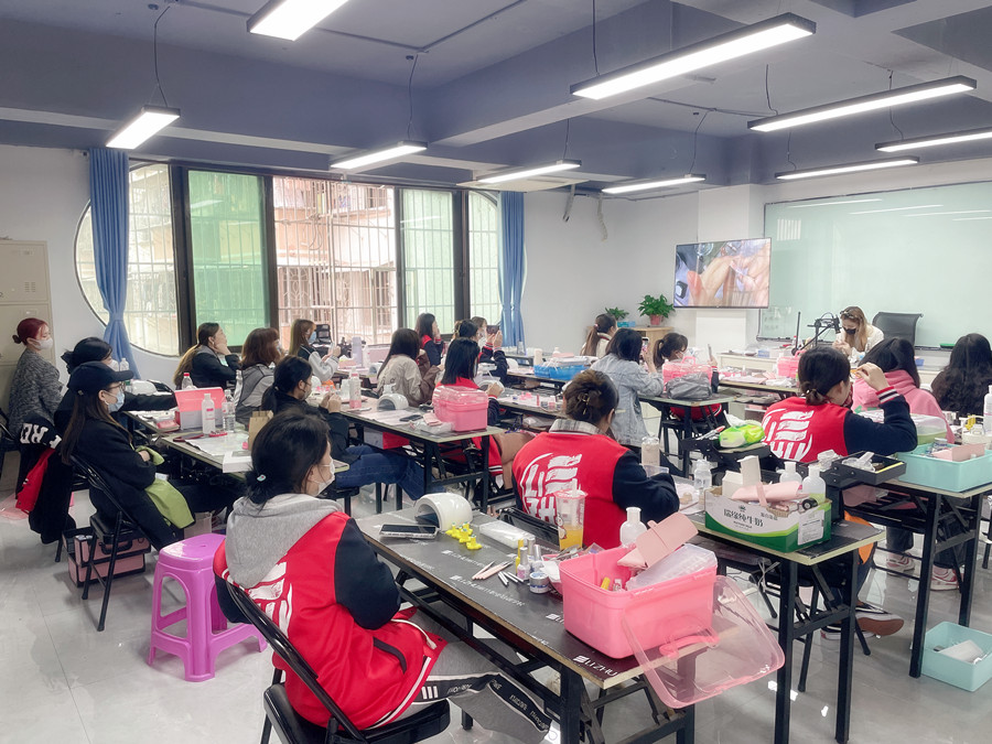 廣西學美甲零經(jīng)驗：光療甲知識問答（上）