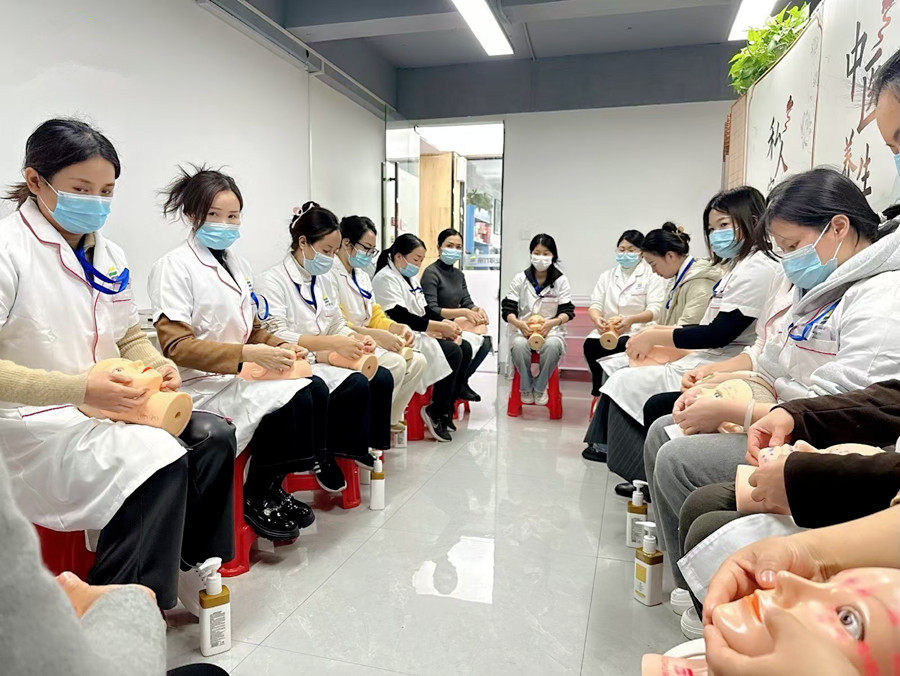 學(xué)美容不能心存僥幸，南寧美容校園生活實(shí)況