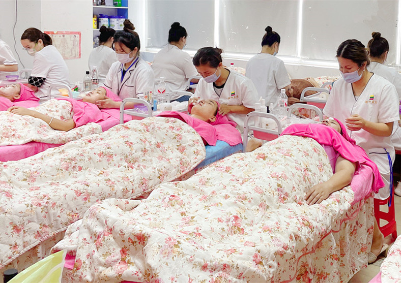 南寧皮膚管理美容：如何使用面霜護(hù)膚？