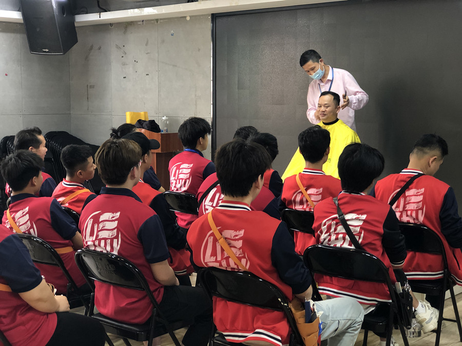 南寧學快剪：理發(fā)培訓都要學哪些內容？