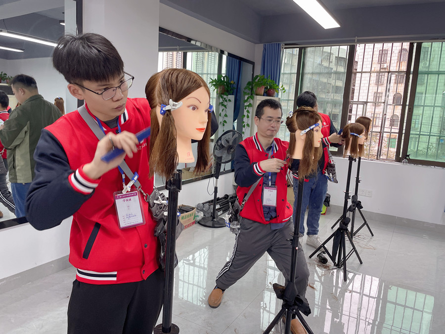 廣西美發(fā)造型剪發(fā)：女士精剪造型要學哪些內(nèi)容？