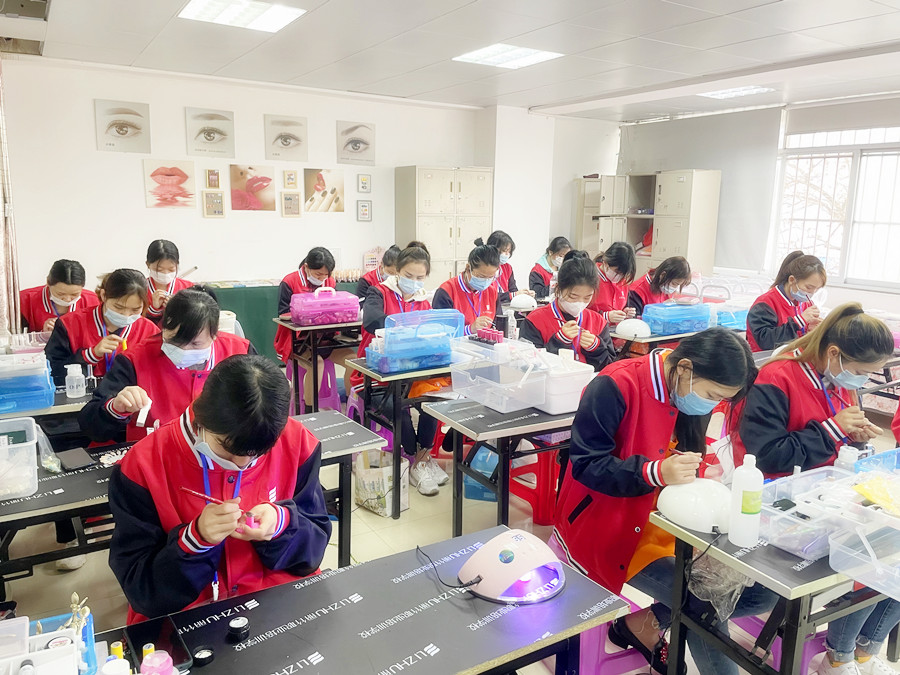 2025女生學(xué)什么專業(yè)就業(yè)前景好蕞容易就業(yè)？