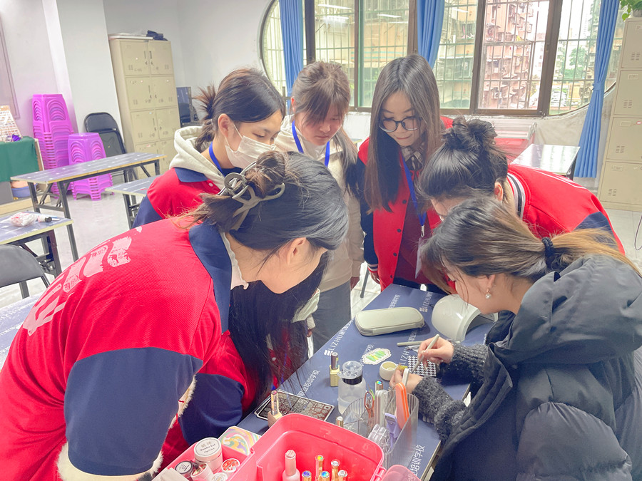 春日清新美甲，廣西美甲進(jìn)修提升作品解析