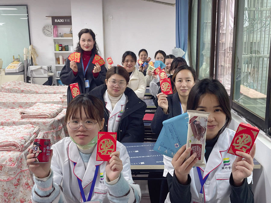 美容班的開學(xué)儀式感，南寧美容培訓(xùn)校園活動