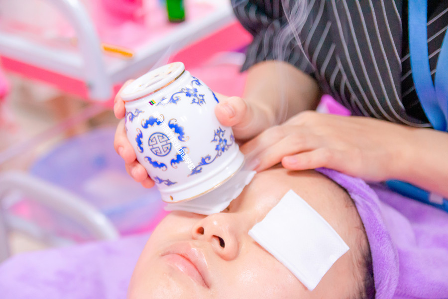 日常眼部護(hù)理貼士，南寧美容皮膚護(hù)膚學(xué)校收集