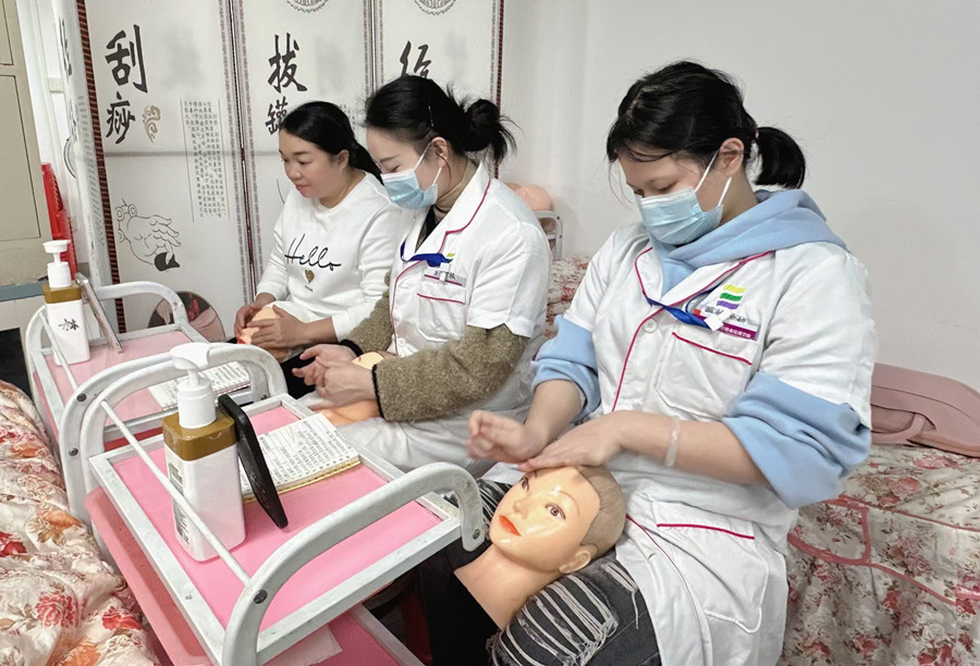 廣西美容護膚基礎教學：假頭模+實操練習