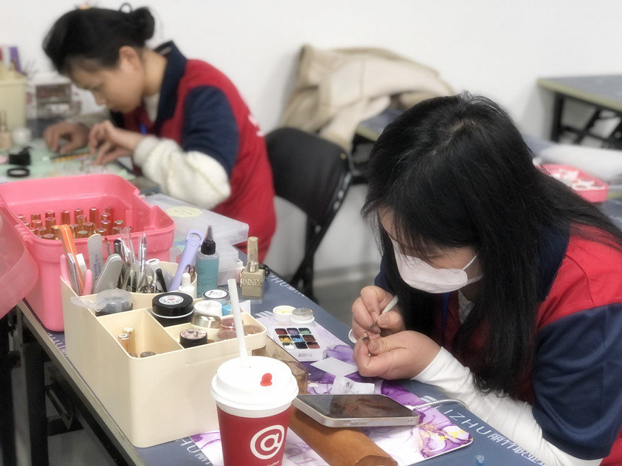 復古甜酷風美甲，南寧美甲進修提升培訓作品