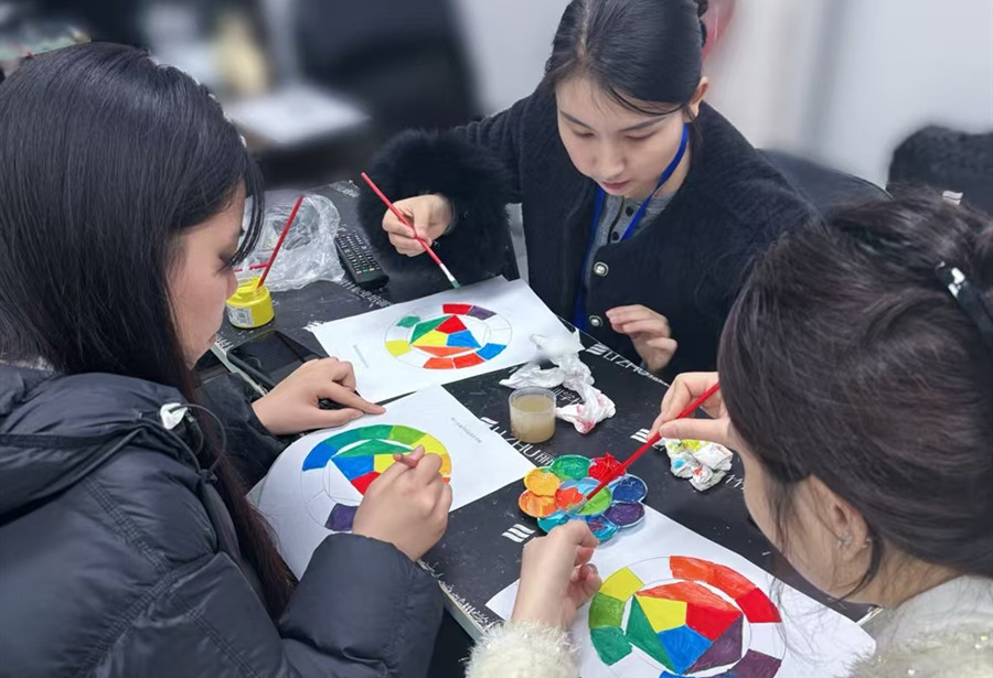 十二色相環(huán)有哪些顏色？廣西化妝基礎教學