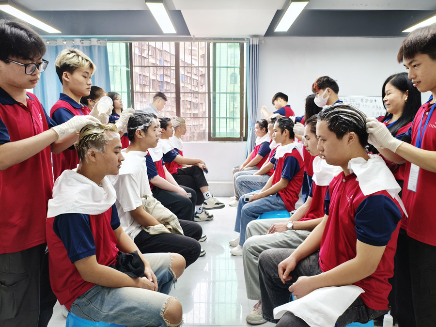 南寧美發(fā)洗護(hù)培訓(xùn)：如何快速坐著洗頭？