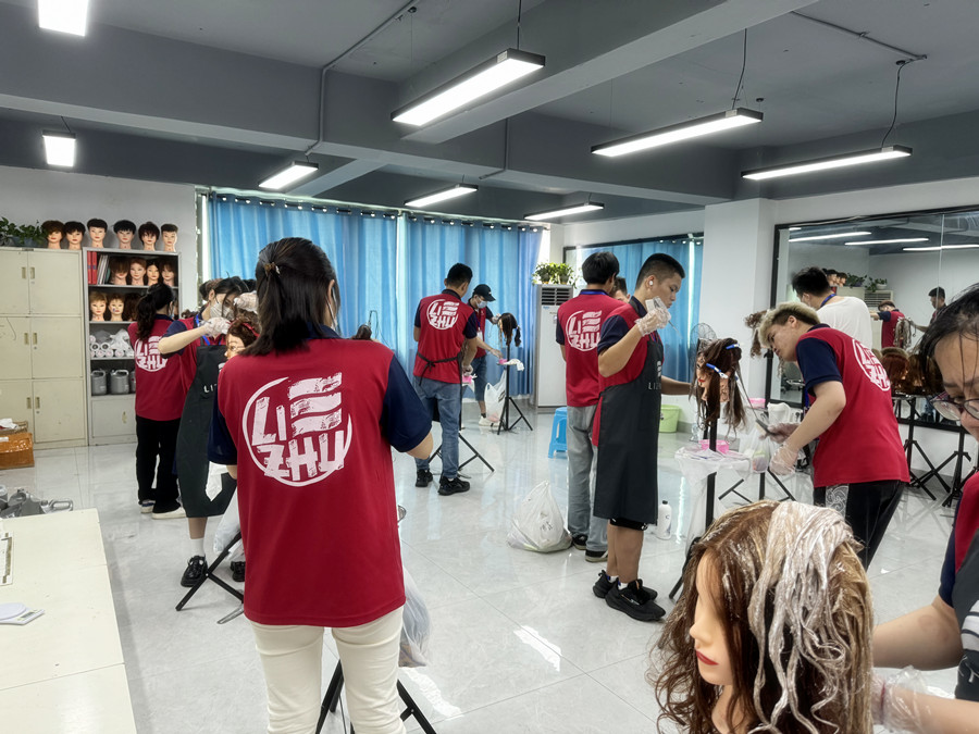 留幾手染發(fā)技術(shù)，廣西燙染訓(xùn)練