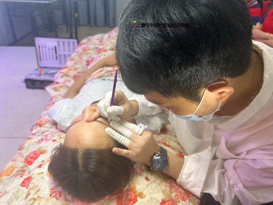 紋繡術(shù)后禁忌要點，廣西眉眼唇紋繡學校分享