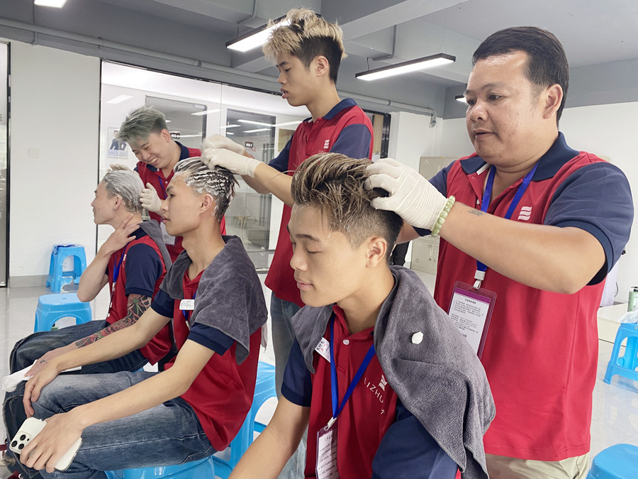 南寧洗頭培訓(xùn)：中式洗頭如何快速氣泡？