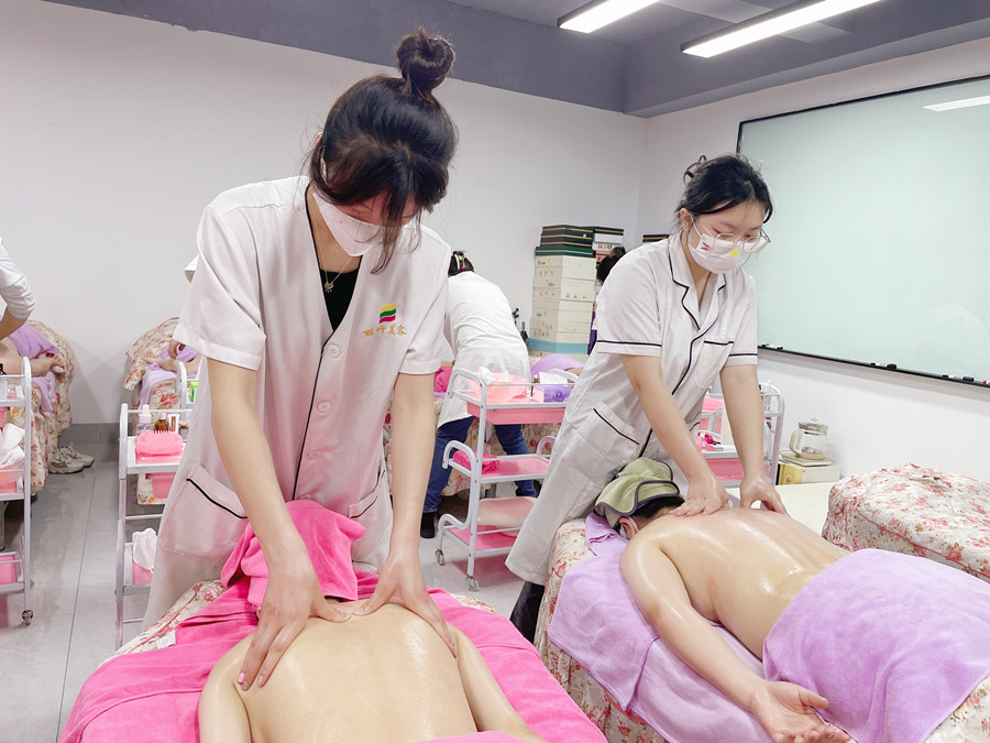 推背時(shí)如何發(fā)力？南寧美容美體教程